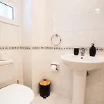 Casa Romy - 3 Bedroom Townhouse Direkt Am Pool Пафос