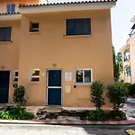 Дом отдыха Casa Romy - 3 Bedroom Townhouse Direkt Am Pool Пафос
