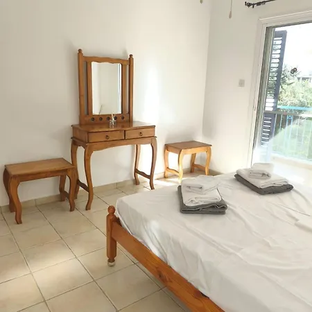 Holiday home Casa Romy - 3 Bedroom Townhouse Direkt Am Pool Paphos